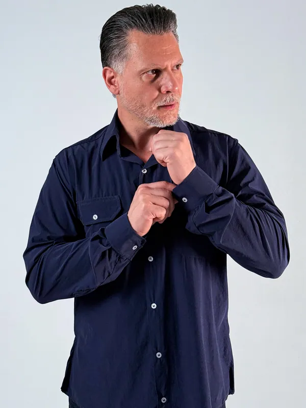 Camisa de Campo Fortevest na cor Azul Marinho, vista de frente.